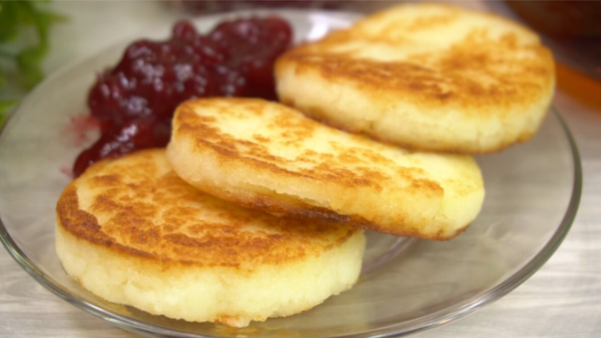 Невероятные манники: завтрак с манной кашей на новый лад