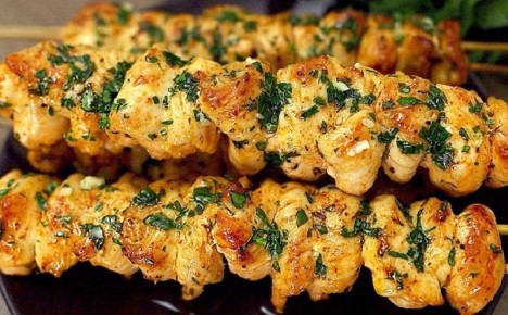 Куриные шашлычки, которые перенесут вас к мангалу прямо домой