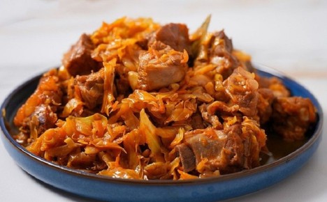 Тушёная капуста с рёбрышками: секреты домашнего уюта