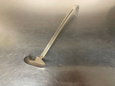 Почему крючок на половнике может спасти вашу кухню