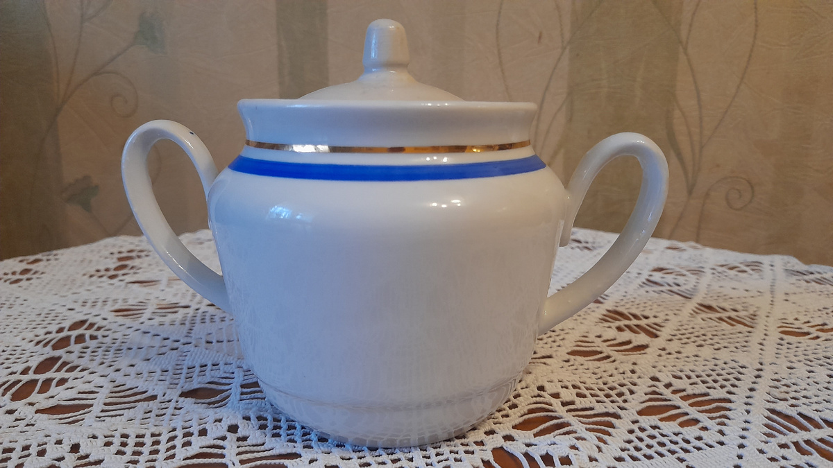 Находки красоты: тарелочки с голубой каёмочкой