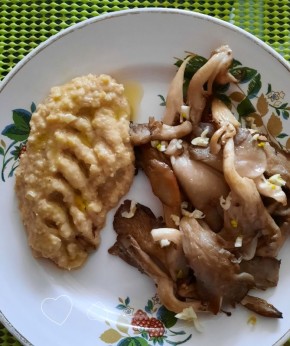 Удивительный хумус с ароматными вешенками