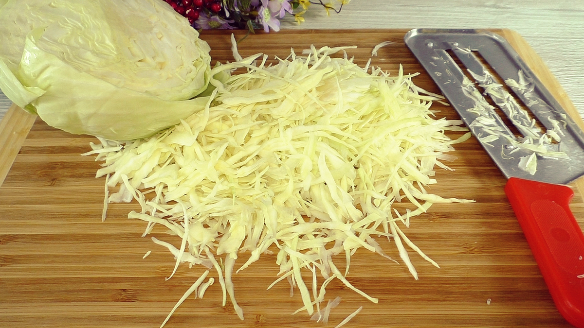 Быстрая капустная запеканка на сковороде: просто и вкусно