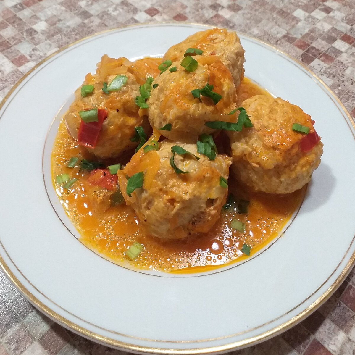 Куриные тефтели с булгуром: нежный рецепт в томатном соусе