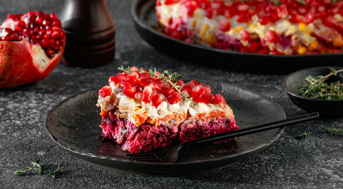 Ароматный салат гранатовый браслет без курицы, который покорит всех