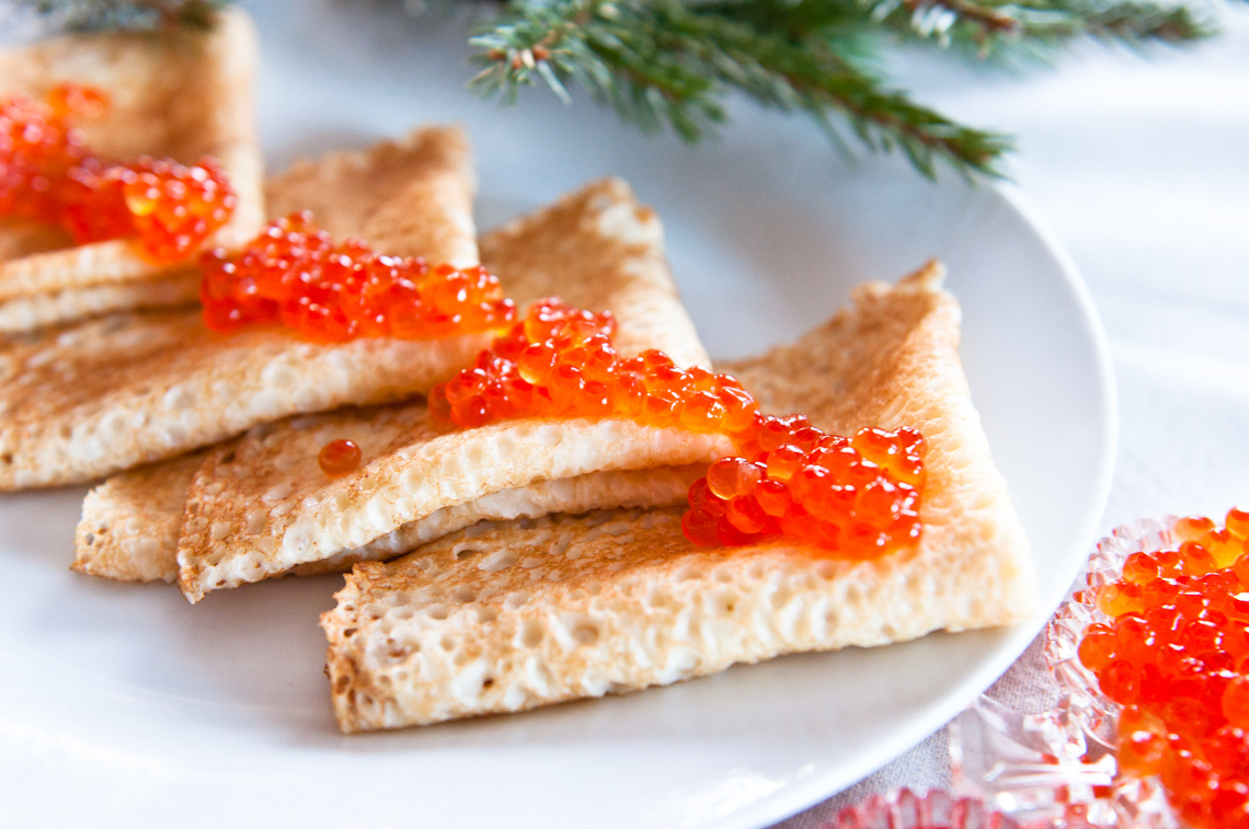 Блинчики с икрой: как семейный ужин стал предметом раздумий о бюджете