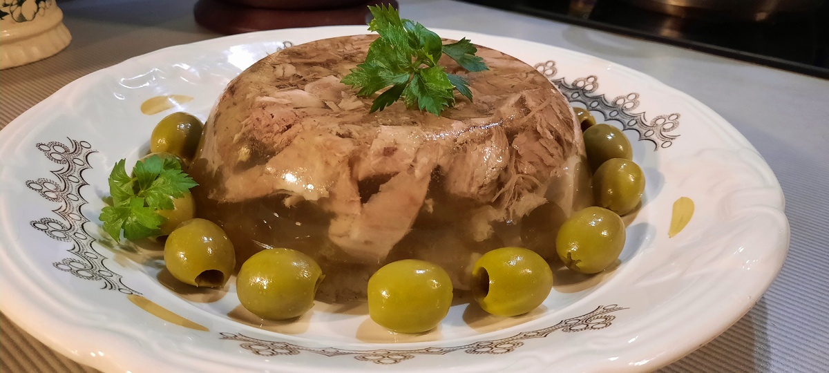 Вдохновение для кухни: холодец в мультиварке, который готовится сам