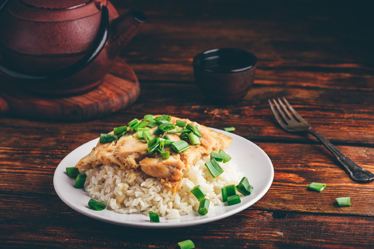 Оякодон – японский омлет с рисом и курицей