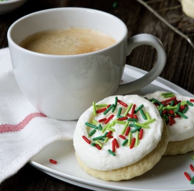 Сказочные новогодние традиции: секреты сметанного печенья от бабушки