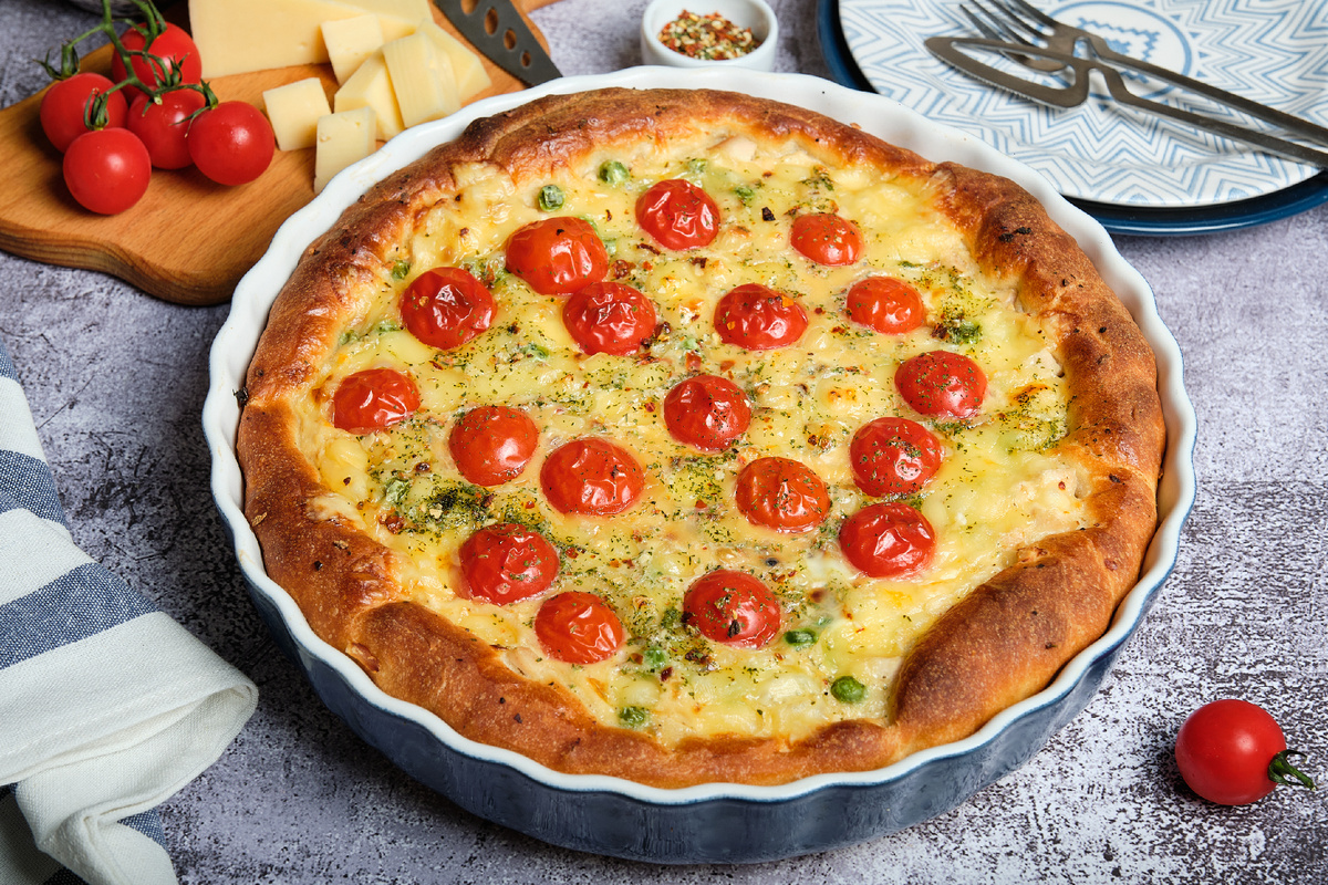 Ароматный заливной пирог с томатами и брокколи