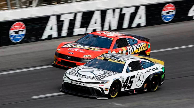 Долгожданное урегулирование: NASCAR достигает соглашения с командами 23XI и Front Row