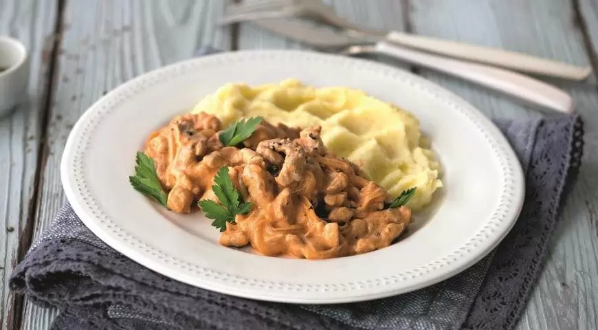 Вкусный бефстроганов из свинины: секреты идеального блюда