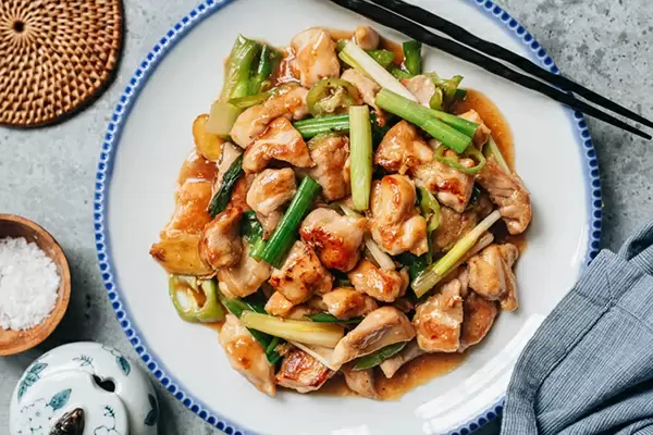 Курица с имбирем по-китайски: секреты вкуса и идеальная жарка