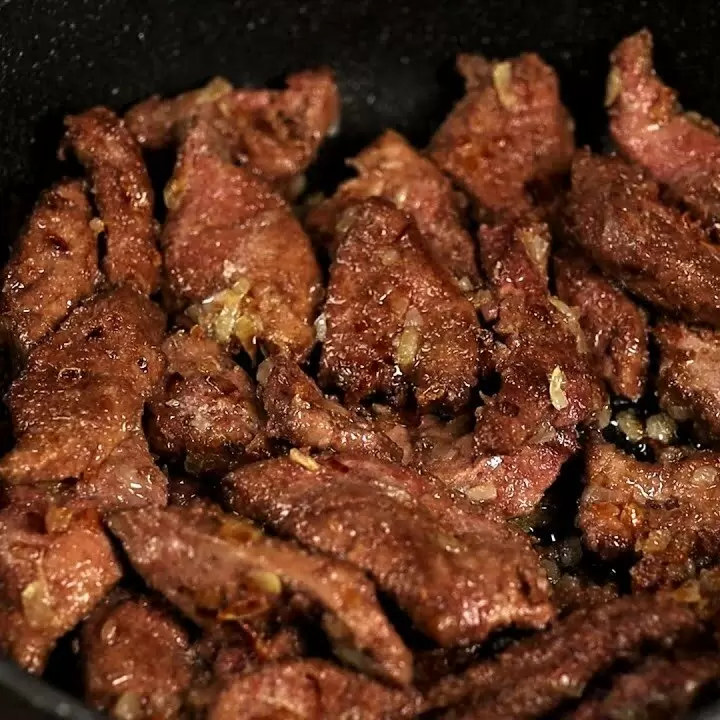 Нежная говяжья печень: простое блюдо, которое восхитит ваш стол