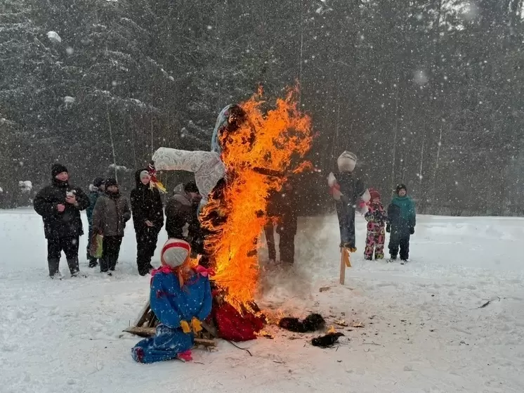 Теплая Масленица в Пролетарии: как отмечали провод зимы в Новгородском округе
