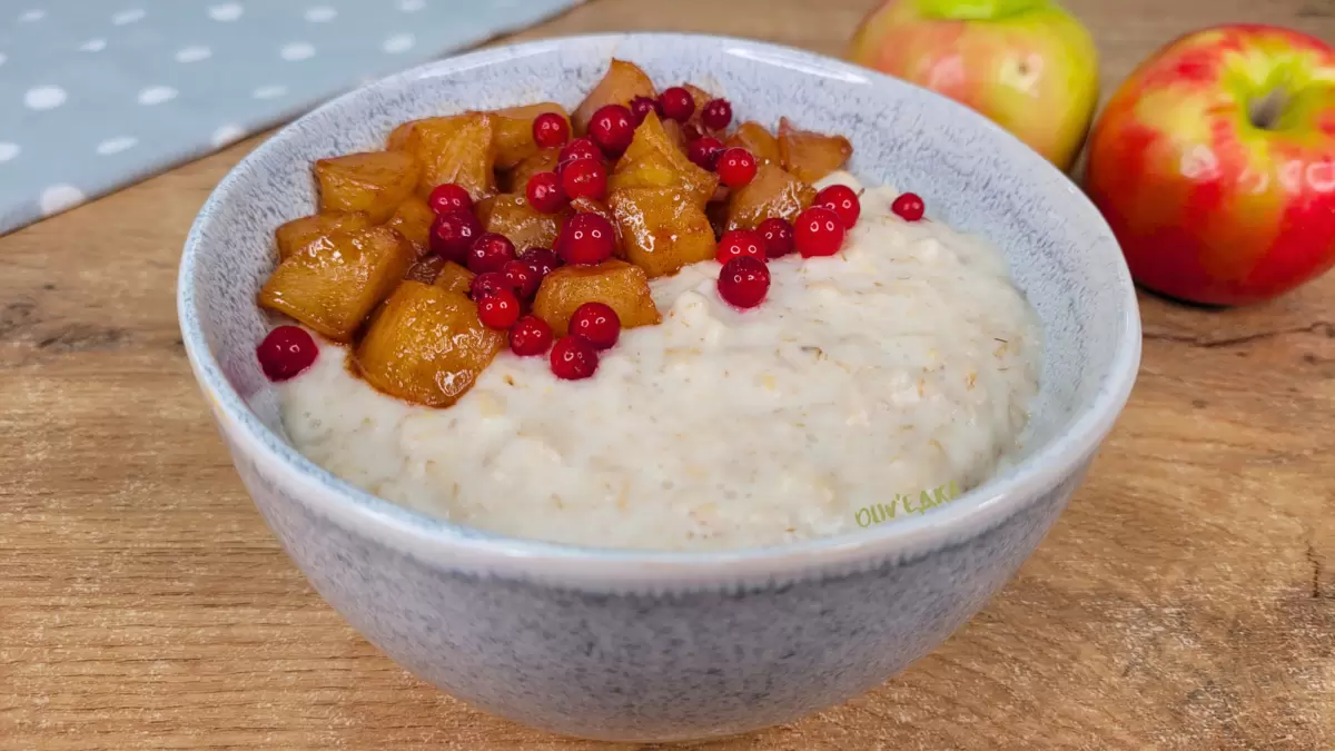 Овсяная каша с карамелизированными яблоками: завтрак, который понравится каждому
