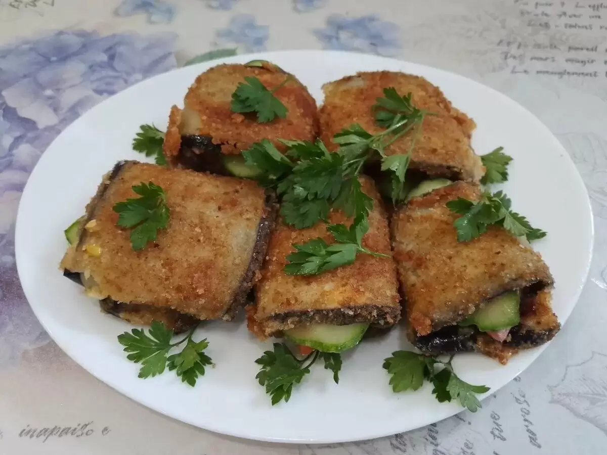 Неповторимые баклажаны в кляре с овощами