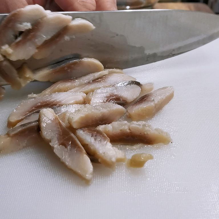 Непревзойденная закуска из сельди: быстро, просто и очень вкусно