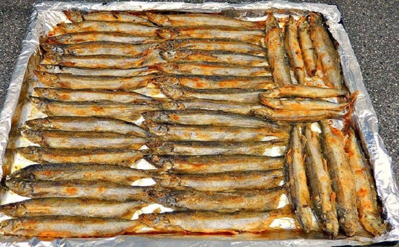 Как запечь мойву без запаха и лишних усилий