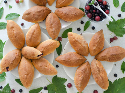 Пирожки с ягодами: как наполнить лето сладким вкусом