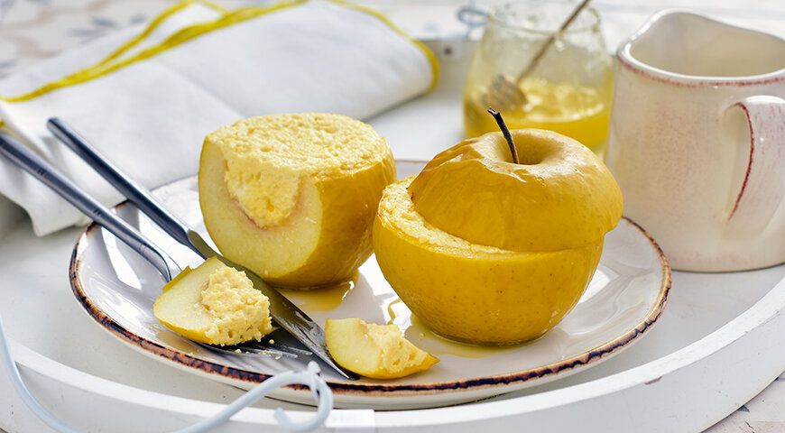 Яблоки с творогом: простой и вкусный десерт из духовки