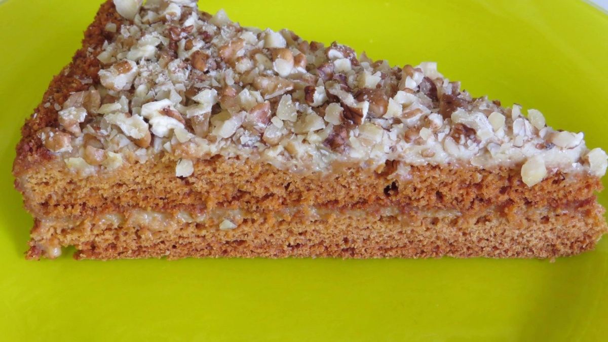Вкусный постный медовик: торт для веганов без яиц и молока
