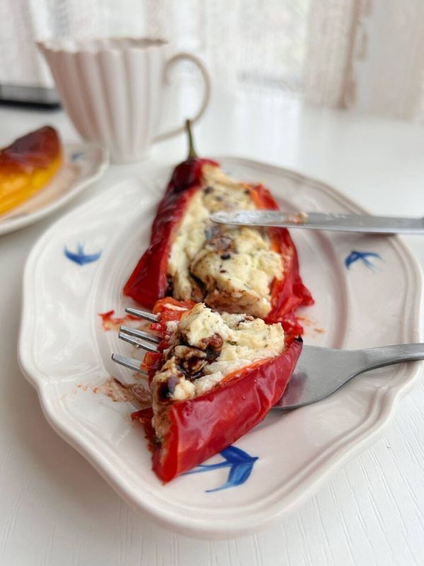 Запеченные перцы с сыром фета: изысканные вкусы для вашего стола